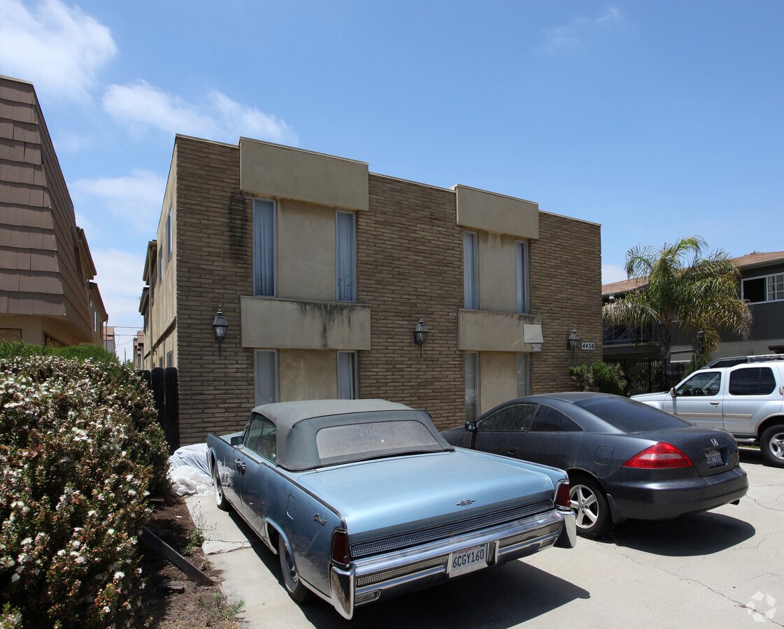 Photo - 4450 Oregon St