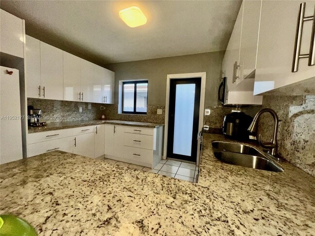 Photo - 3297 SW 26th St Unit 3299