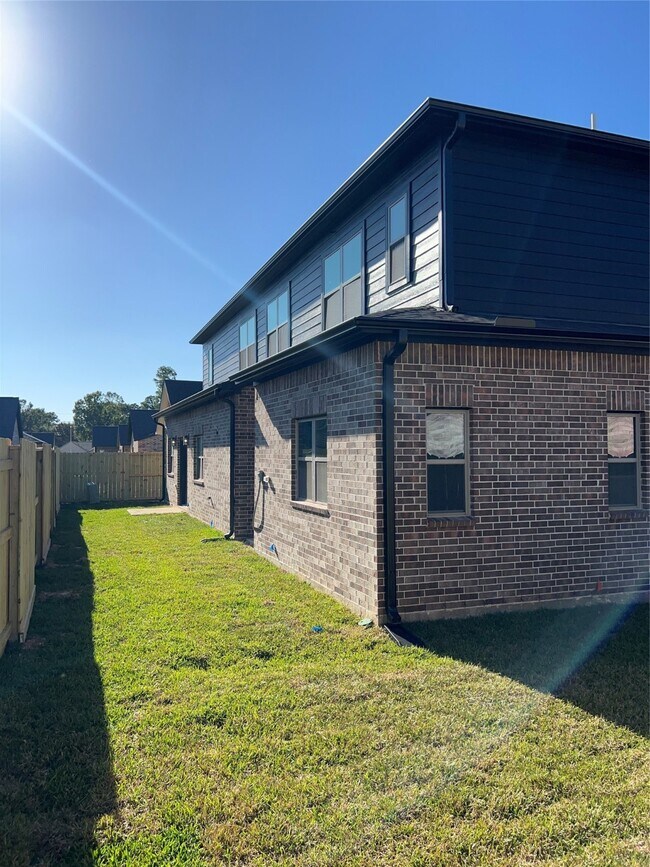 Photo - 2511 Martinas Ct