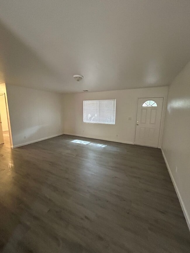 10328 S White Rock Rd Unidad 10328 S White Rock Road