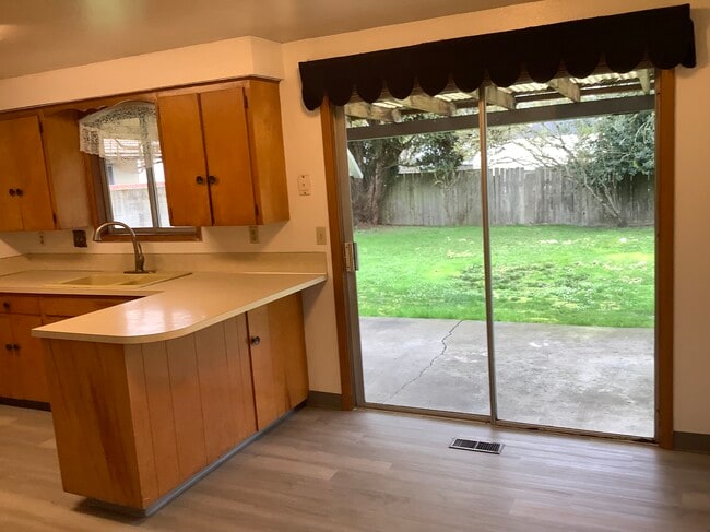 Photo - 509 29th Ave SE