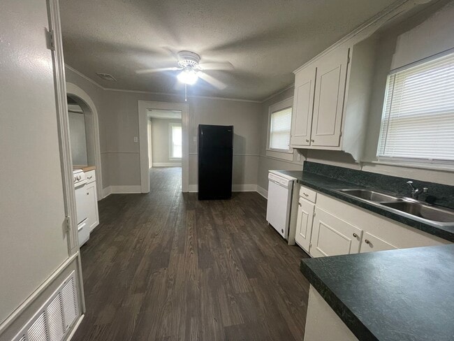 Photo - 501 Rockdale St