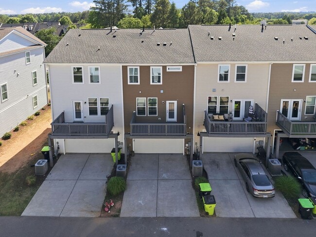 Photo - Modern 4BR Townhome with Washer/Dryer & Pet-Friendly Living in Morrisville!