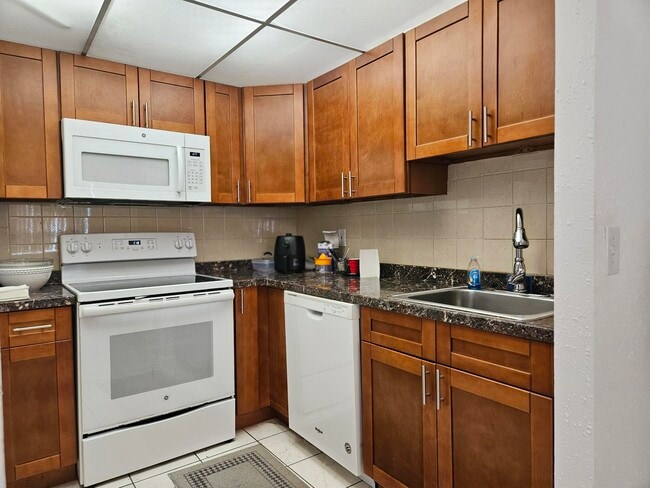 Photo - 743 Flanders Dr