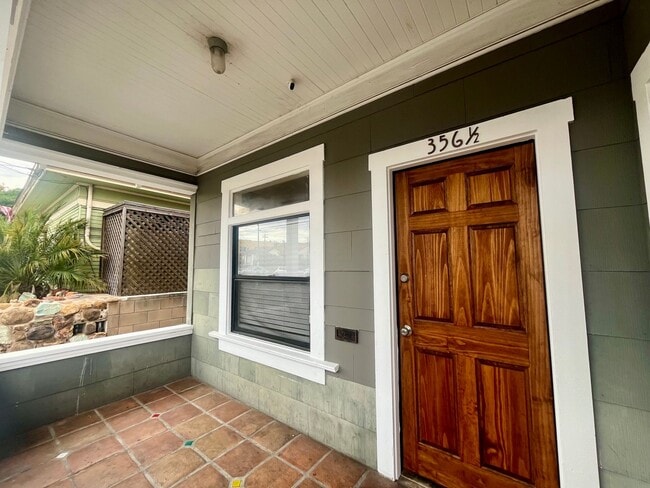 356-356 1/2 - 356-356 1/2 Apartment Unit 356 1/2