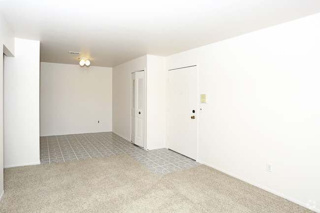 Photo - Garfield Plaza Apartments
