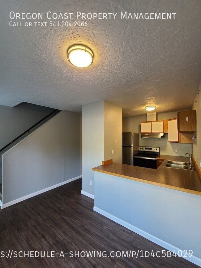 Photo - 131 Ainslee Ave Unit D