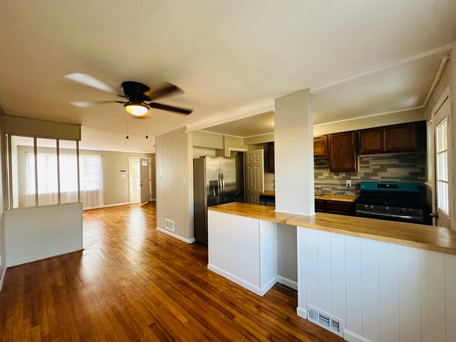Photo - 7444 Berkshire Rd