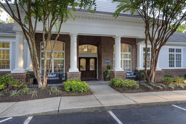 Columns at Wakefield apartments — community photo