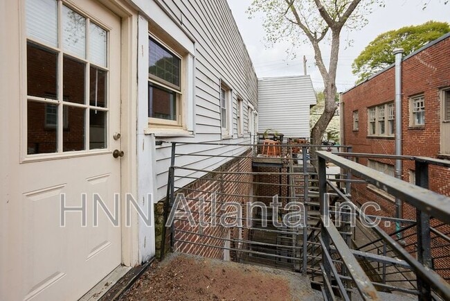 Photo - 437 N Highland Ave NE