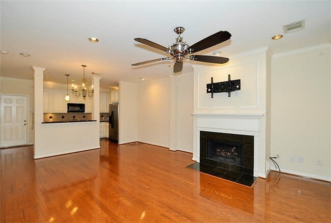 Photo - 66 McGowen St