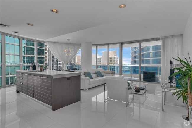 Building Photo - 200 Biscayne Boulevard Way Unit 4201 Rental