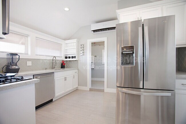 Photo - 2984 E Street Unidad 2