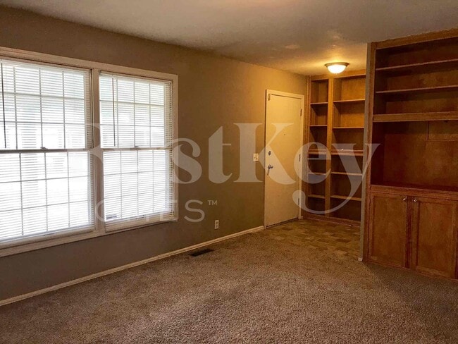 Photo - 1983 Greenheath Dr