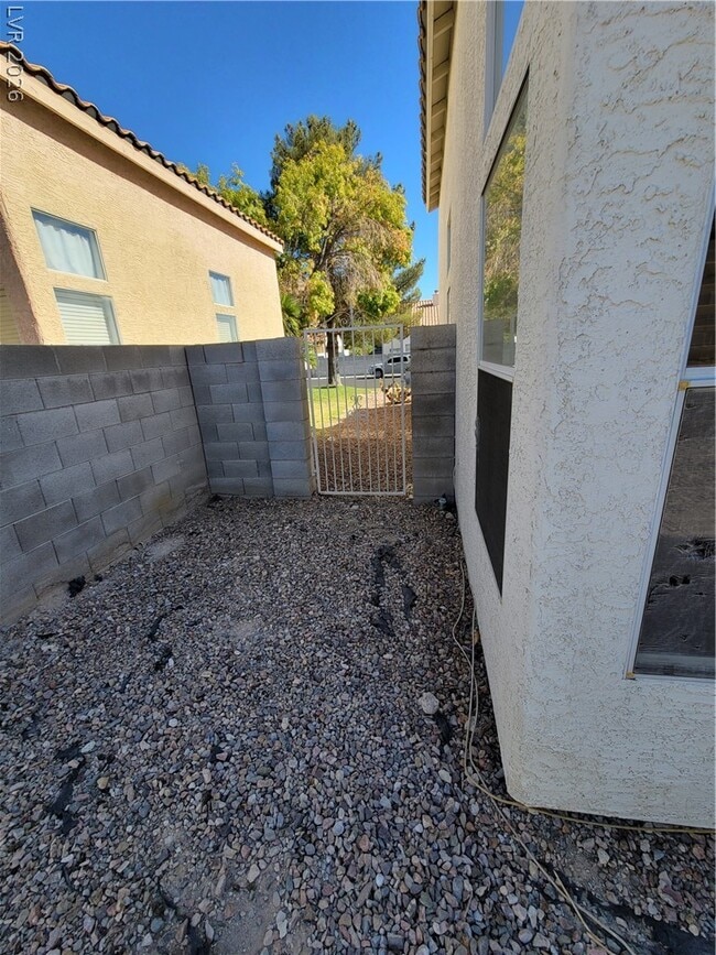 Photo - 253 Buckskin St