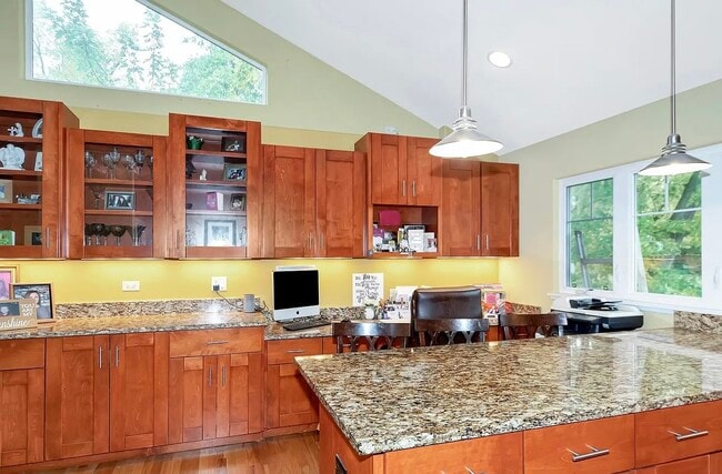 Photo - 15930 Laramie Ave