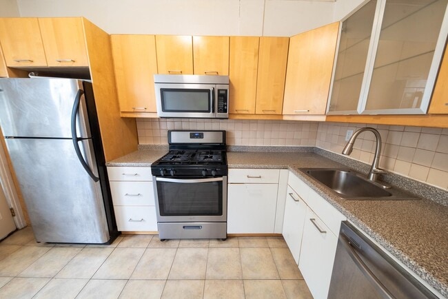 Photo - 37 64th St Unit 2