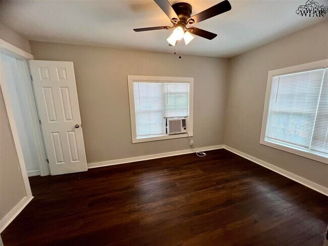 Photo - 1202 Austin St