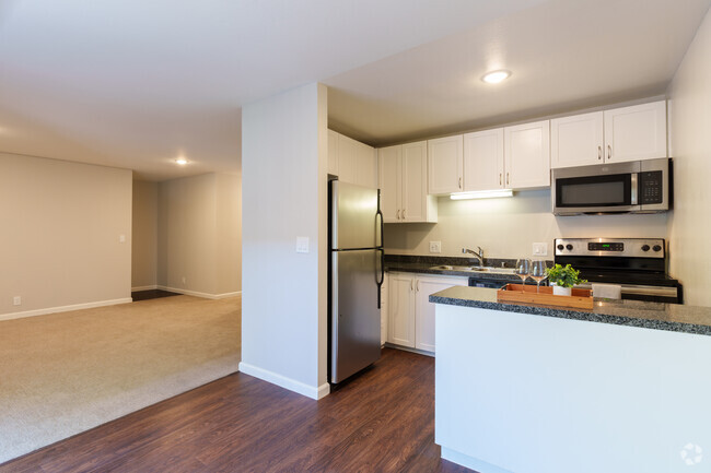 Interior Photo - Boulders Rental