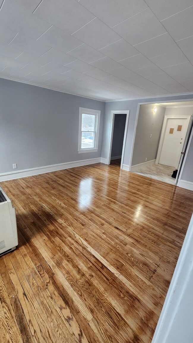 Photo - 27 Cushing St Unit Upper