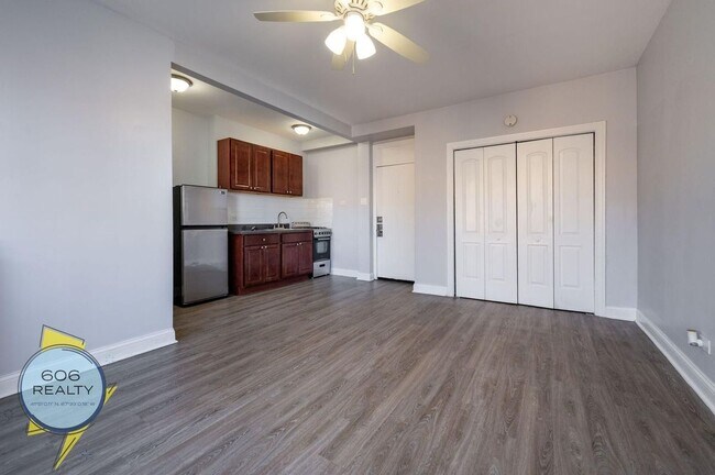 Photo - 6930 N Greenview Ave Unit 506