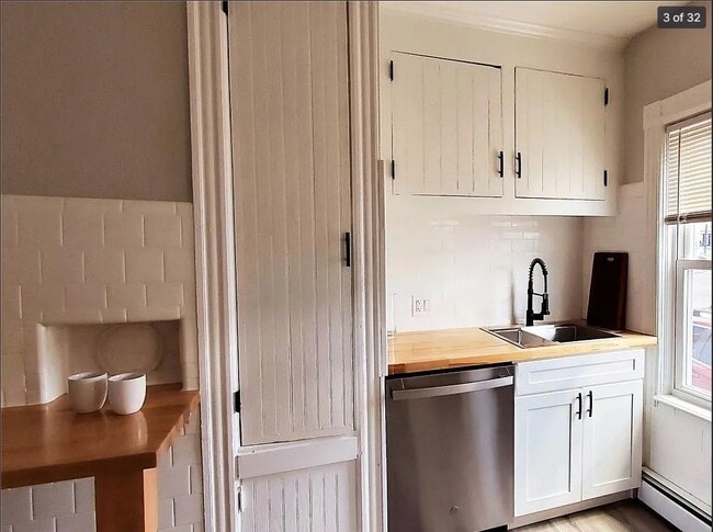 Photo - 1129 Main St Unit 1