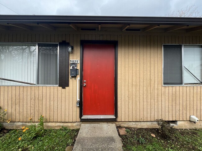 Photo - CCO867 Unidad #5825