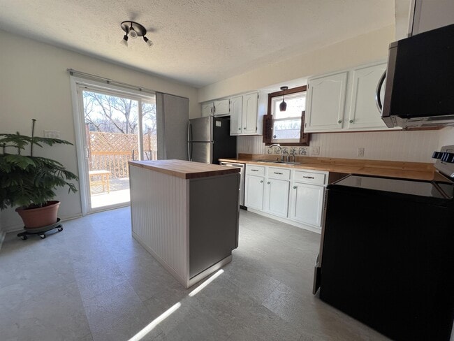 Photo - 116 Ridgeley Rd