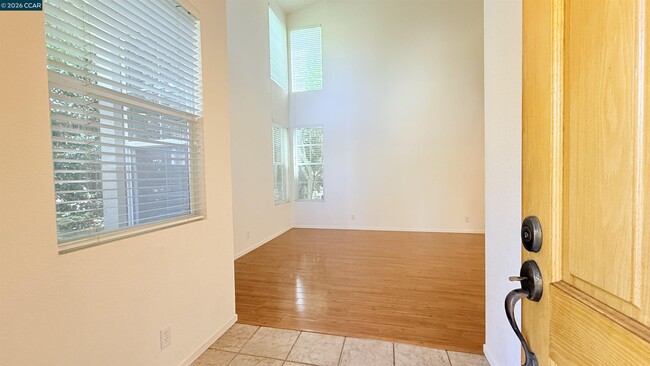 Photo - 1023 Vista Pointe Cir