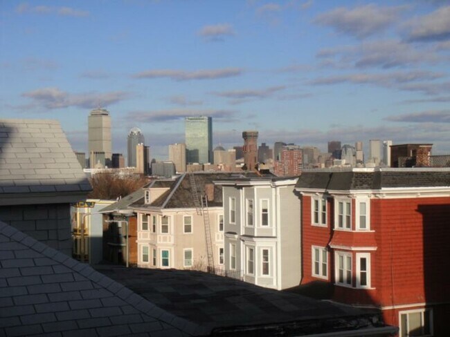 Photo - 839 Parker St