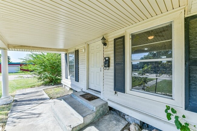 Photo - 424 S Broadway St