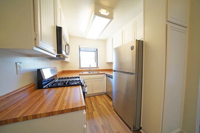 Photo - 28015 Sarabande Ln