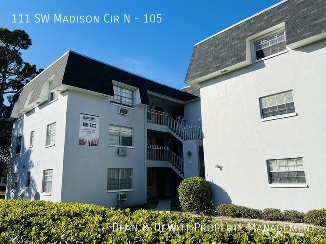 Photo - 111 SW Madison Cir N, St Petersburg, FL 33703