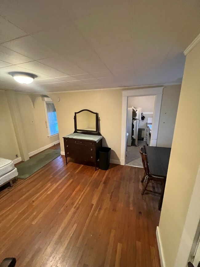 33 E Summer St Unit 2