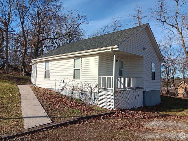 Building Photo - Christiansburg, 2 BR / 1 BA, Available Feb... Rental