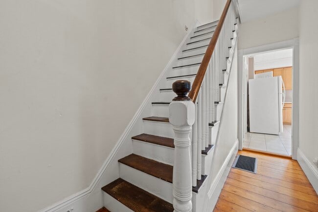 27 Highland St