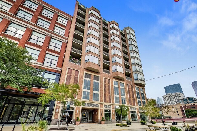 Building Photo - 720 W Randolph St