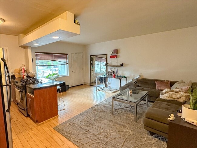 Photo - 10101 W Bay Harbor Dr Unit 5