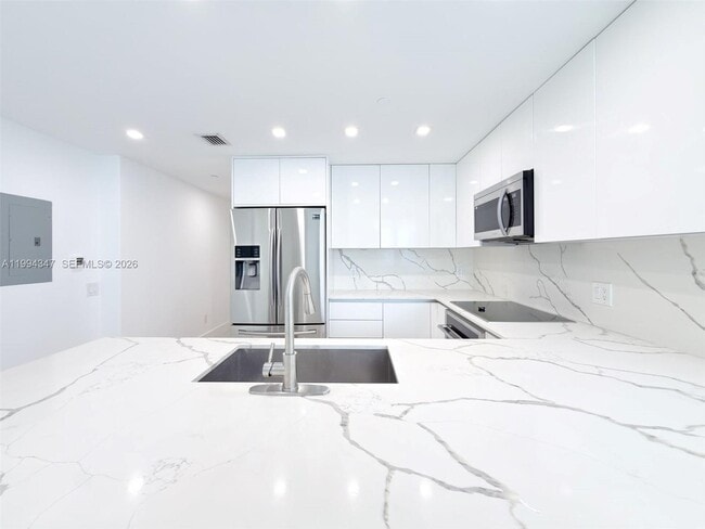 Photo - 1300 Brickell Bay Dr Unit 3100