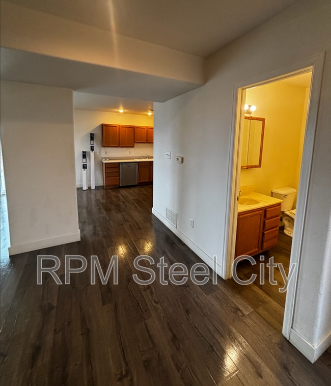 Photo - 351-353 W Song Sparrow Dr