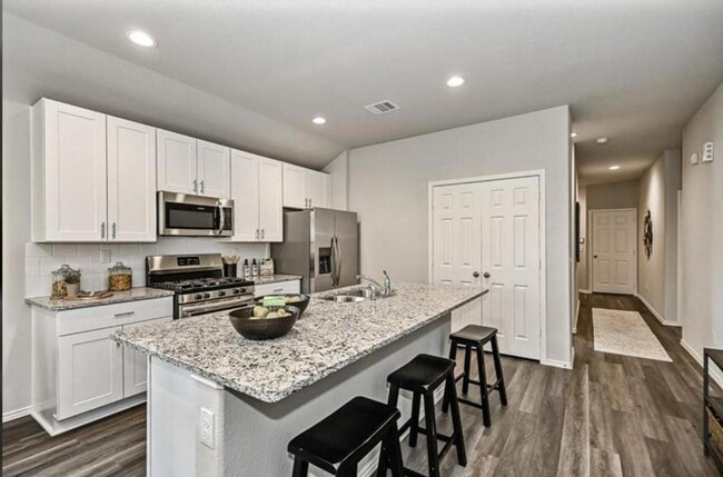 Photo - 25202 Pomegranate Pl