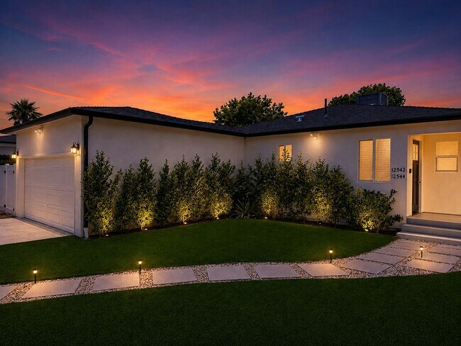 Photo - 12542 Emelita St