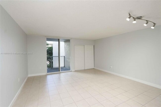 Photo - 850 N Miami Ave Unidad W-305