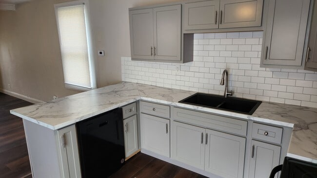 Photo - 9604 Gentry Ave