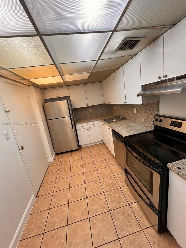 Building Photo - 1800 Sans Souci Blvd Unit 106