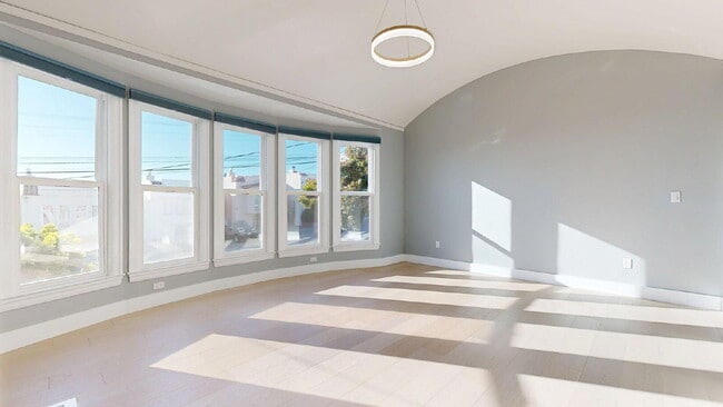 Photo - Remodeled 2 Bedroom | 1.5 Bathroom | Spaci...