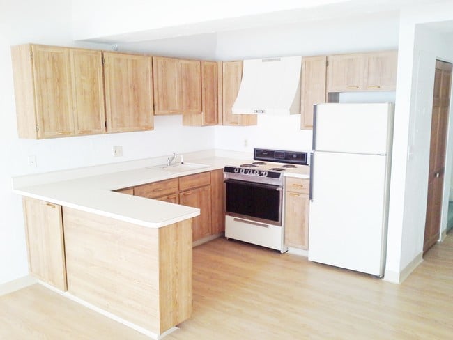 Photo - Sacro Plaza-Everett Square