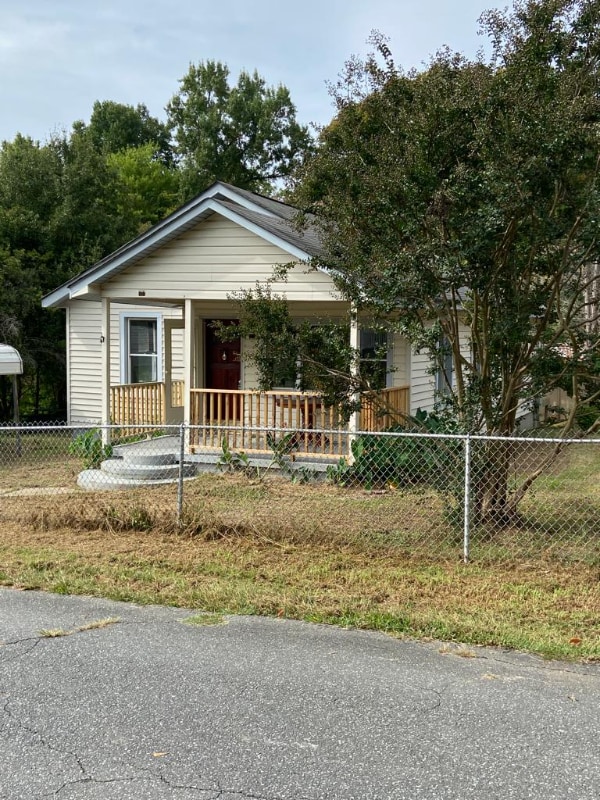 Photo - 408 Valley St