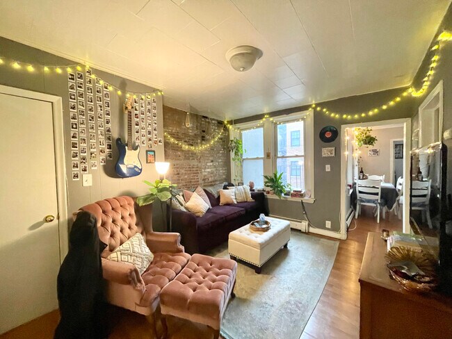 Photo - 92 Endicott St Unit 2