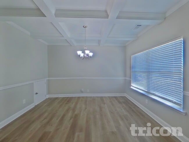Photo - 1013 Eldon Ln